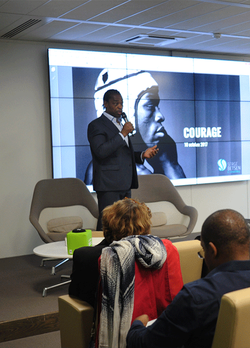 Serge Betsen du rugby aux conférences